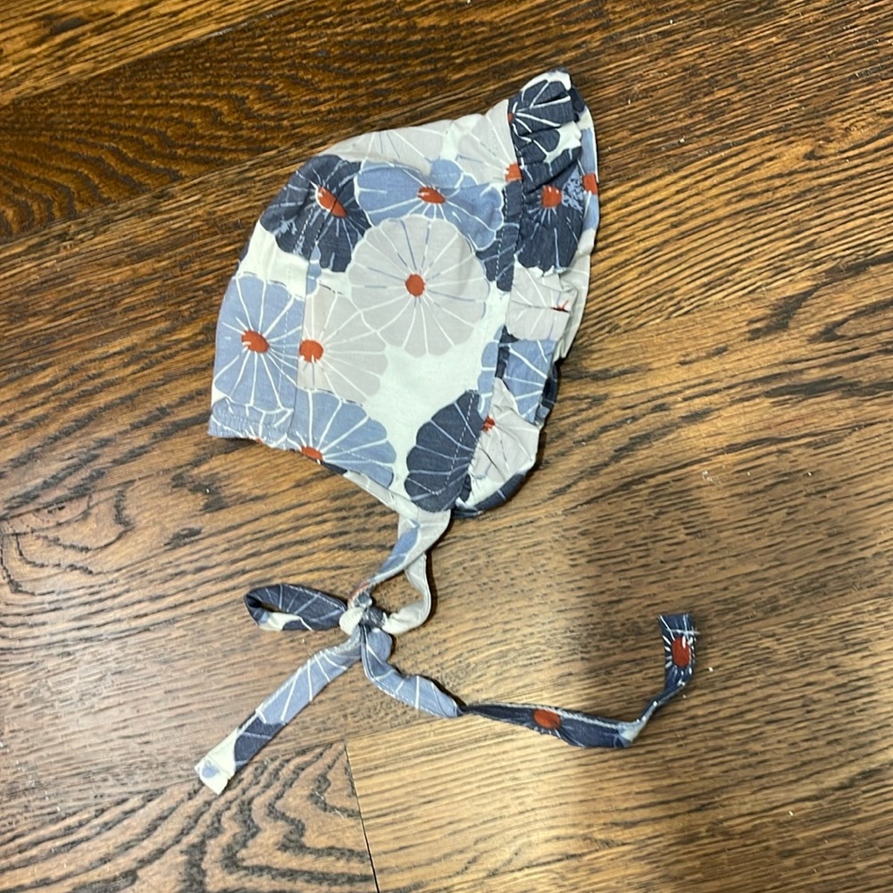 Kate Quinn bonnet
